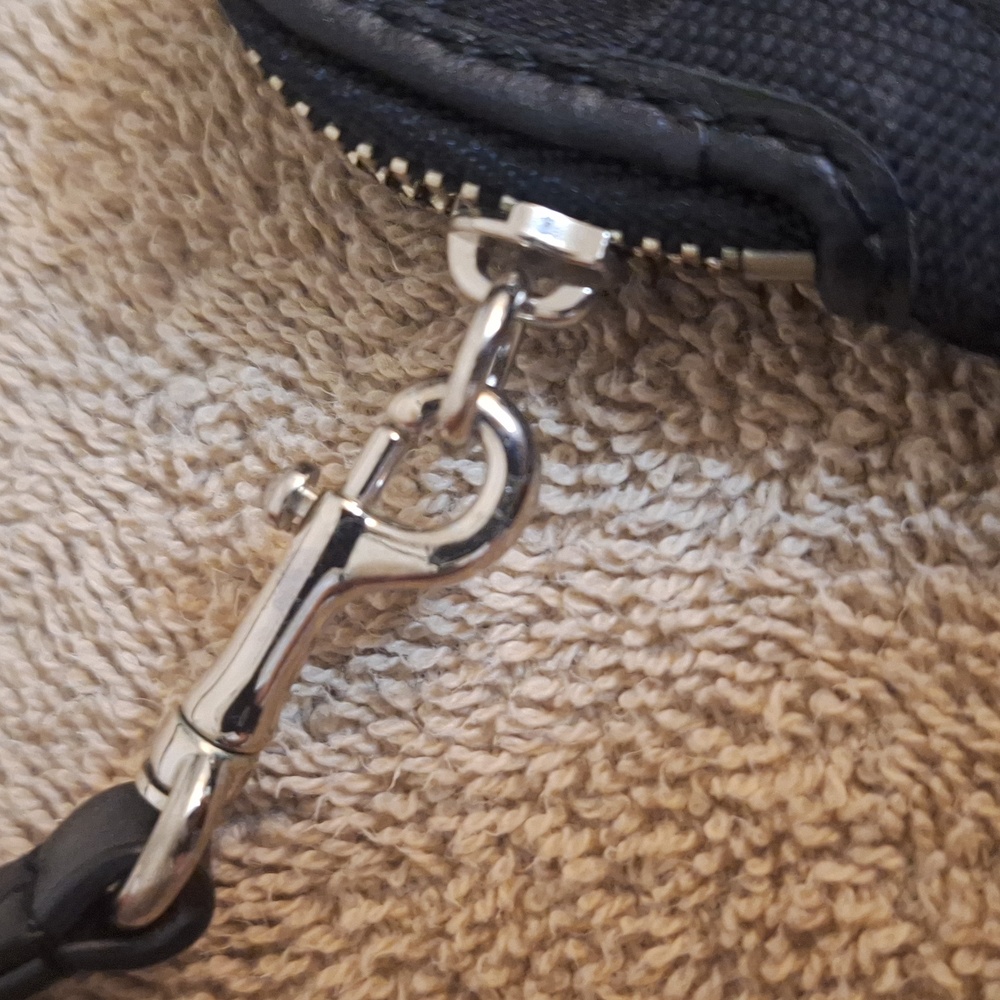 Coach Signature Black Wristlet - Picture 6 of 7